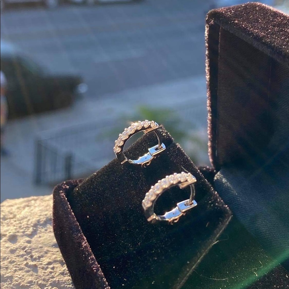 14K White gold Hoop Diamond Earring